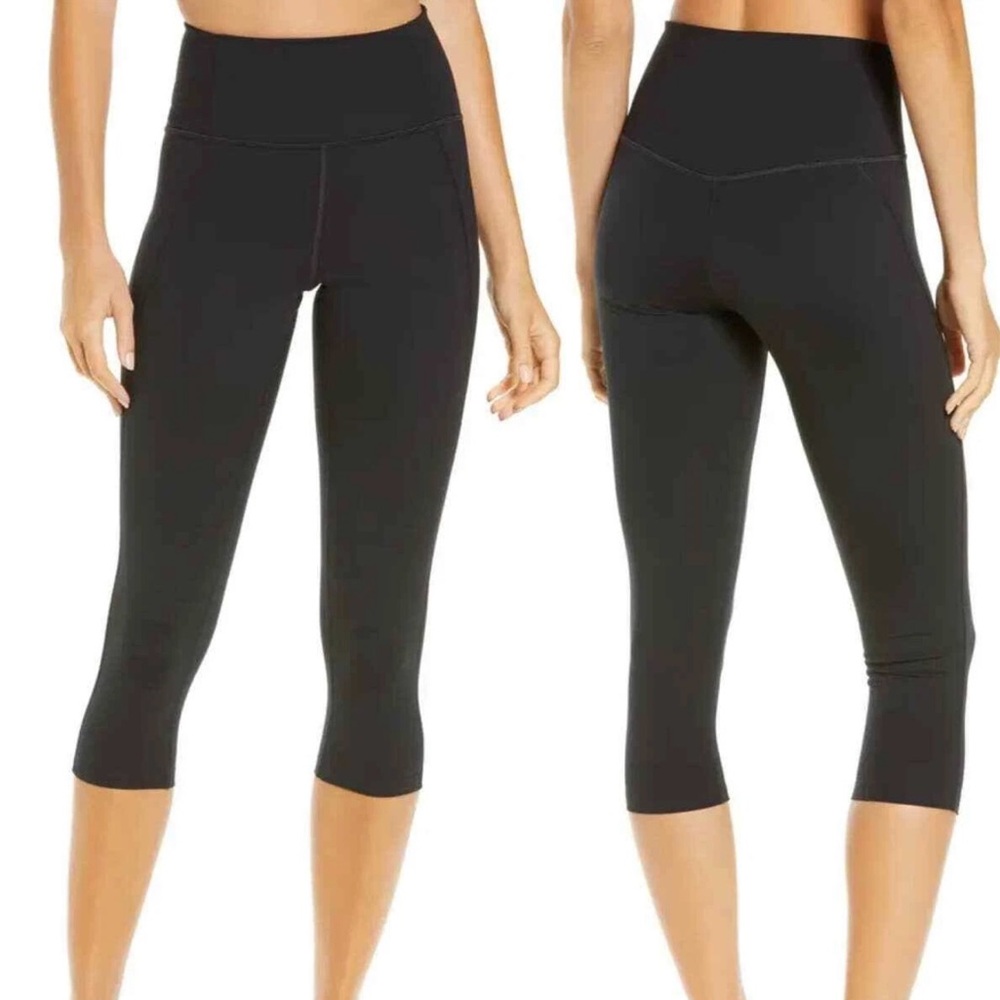 Uniqlo Airism Black Capri Cropped Leggings Size S Gym Workout Athleisure EUC